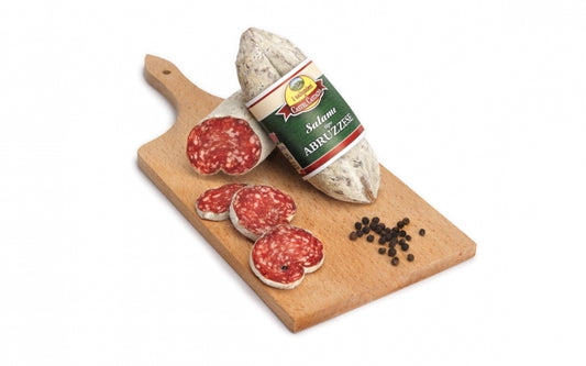 Confezione orientativa di Salame abruzzese tipo cacciatorino del I salumieri di Castel Castagna, Italia